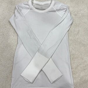 Lululemon Swiftly Tech Long Sleeve Size 4